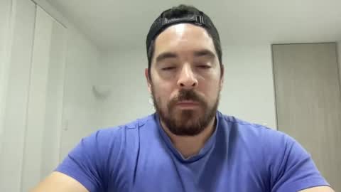 Snapshot of genesis_wb chatting on December 4, 4:10 am genesis_wb online show from December 4, 4:10 am