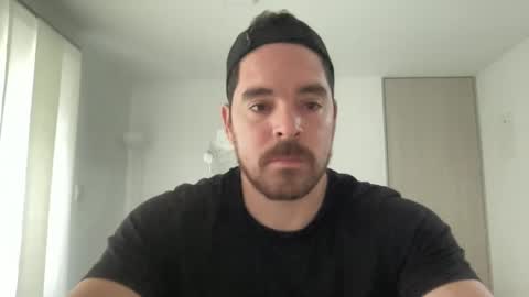 Snapshot of genesis_wb chatting on February 2, 10:39 pm genesis_wb online show from February 2, 10:39 pm