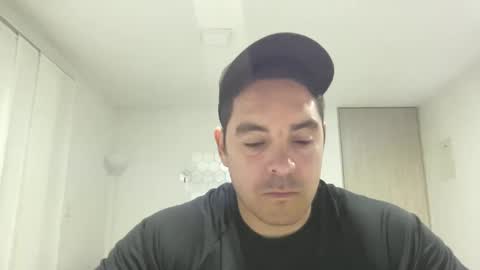 Snapshot of genesis_wb chatting on February 26, 12:05 am genesis_wb online show from February 26, 12:05 am