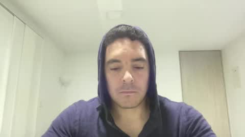 Snapshot of genesis_wb chatting on February 27, 1:05 am genesis_wb online show from February 27, 1:05 am