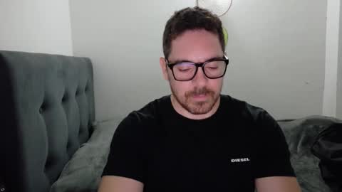 Snapshot of genesis_wb chatting on February 11, 2:49 am genesis_wb online show from February 11, 2:49 am