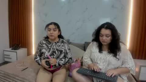 Snapshot of genesis_y_moon chatting on July 11, 12:30 pm genesis_y_moon online show from July 11, 12:30 pm