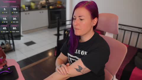 Snapshot of gennyrock chatting on December 30, 6:05 pm Genny Rock and online show from December 30, 6:05 pm