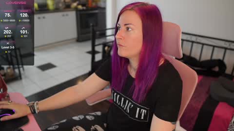 Snapshot of gennyrock chatting on January 8, 3:28 pm Genny Rock and online show from January 8, 3:28 pm