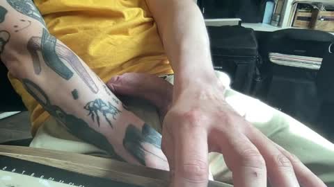 Snapshot of gentle_stranger chatting on May 2, 2:22 pm Gentle Stranger online show from May 2, 2:22 pm