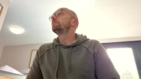 genuinecouple69 online show from October 20, 12:49 pm