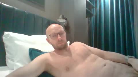 genuinecouple69 online show from March 3, 10:48 pm