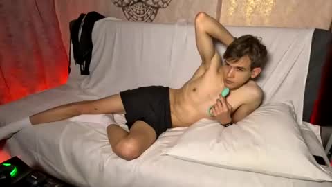 geo uni-yuni online show from December 14, 1:28 am