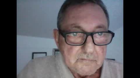 Snapshot of georg1412 chatting on September 24, 4:10 pm georg1412 online show from September 24, 4:10 pm