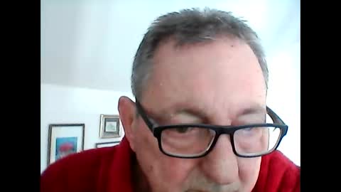 Snapshot of georg1412 chatting on October 29, 11:01 am georg1412 online show from October 29, 11:01 am