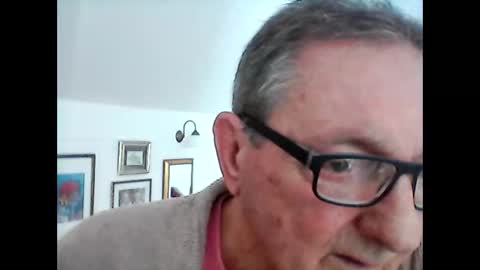 Snapshot of georg1412 chatting on March 23, 10:08 am georg1412 online show from March 23, 10:08 am