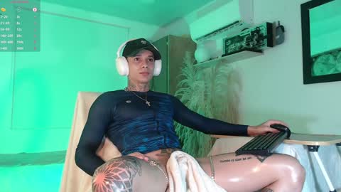 Snapshot of george_prince2 chatting on December 1, 11:47 pm independent model online show from December 1, 11:47 pm