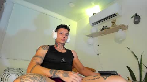 Snapshot of george_prince2 chatting on December 31, 3:45 am independent model online show from December 31, 3:45 am