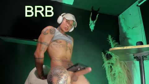 independent model online show from March 12, 3:18 pm