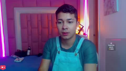 Snapshot of georgesmith_1 chatting on January 6, 11:31 pm GEORGE online show from January 6, 11:31 pm