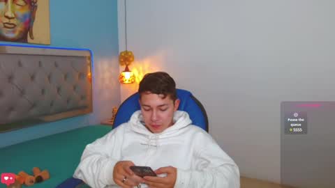 Snapshot of georgesmith_1 chatting on January 9, 10:09 pm GEORGE online show from January 9, 10:09 pm