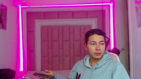 Snapshot of georgesmith_1 chatting on January 14, 7:06 am GEORGE online show from January 14, 7:06 am