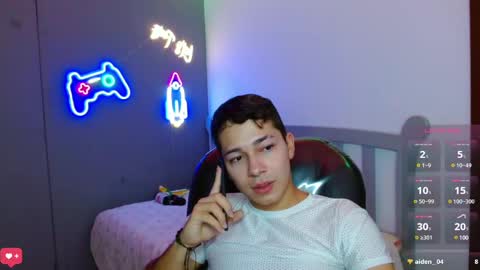 Snapshot of georgesmith_1 chatting on January 17, 11:27 am GEORGE online show from January 17, 11:27 am