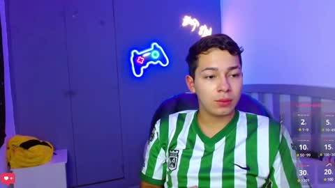 Snapshot of georgesmith_1 chatting on January 18, 8:31 am GEORGE online show from January 18, 8:31 am