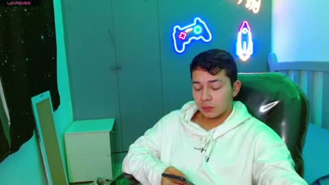 Snapshot of georgesmith_1 chatting on January 25, 9:04 am GEORGE online show from January 25, 9:04 am