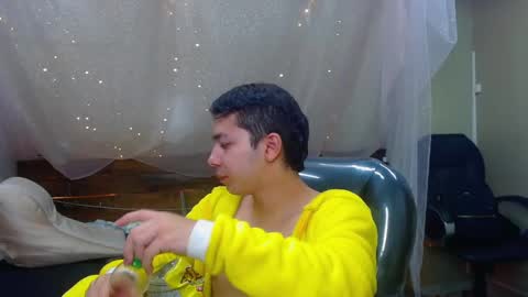 Snapshot of georgesmith_1 chatting on February 3, 8:46 am GEORGE online show from February 3, 8:46 am