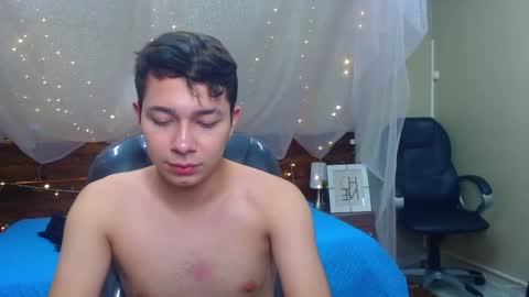 Snapshot of georgesmith_1 chatting on February 4, 1:02 am GEORGE online show from February 4, 1:02 am