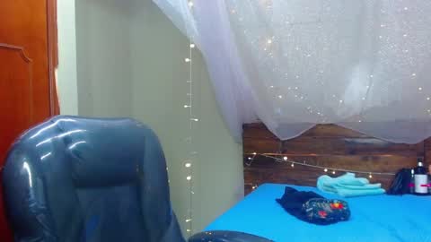 Snapshot of georgesmith_1 chatting on February 4, 4:05 am GEORGE online show from February 4, 4:05 am