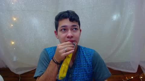 Snapshot of georgesmith_1 chatting on February 6, 9:43 am GEORGE online show from February 6, 9:43 am