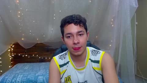 Snapshot of georgesmith_1 chatting on February 18, 2:27 am GEORGE online show from February 18, 2:27 am