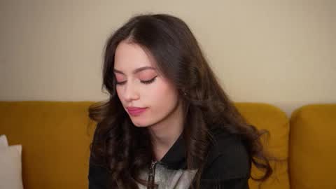 georgiamorandi online show from December 15, 9:13 am