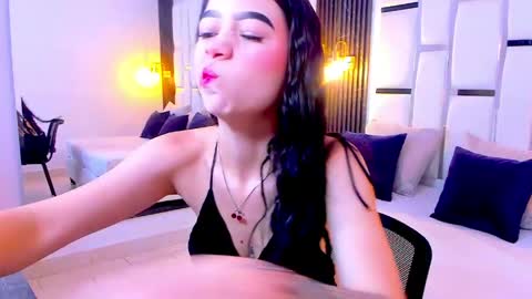 Georgina Kloss  online show from April 3, 2:15 pm