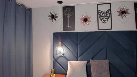 Snapshot of georgina_sensuelle chatting on March 12, 10:54 am Georgina online show from March 12, 10:54 am