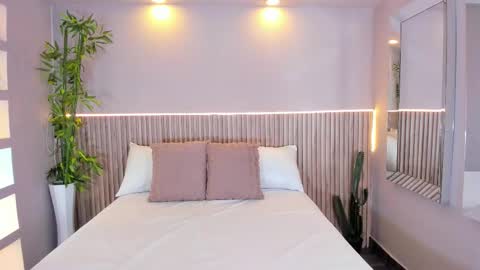 GeorginaReyes  online show from December 13, 10:48 pm