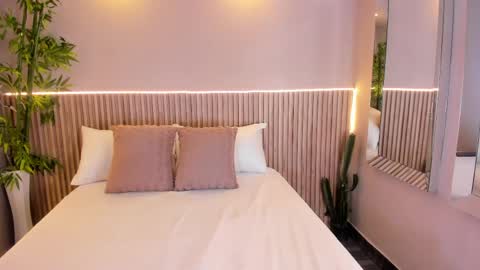 GeorginaReyes  online show from March 27, 10:53 pm