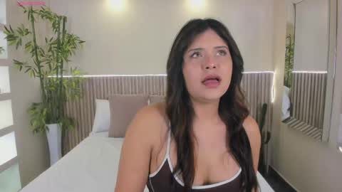 GeorginaReyes  online show from May 13, 10:38 pm