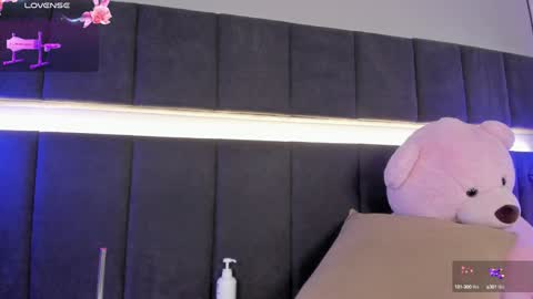 Kendal  online show from January 25, 2:37 am