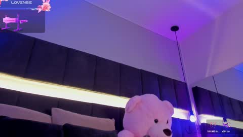 Kendal  online show from February 6, 12:00 am