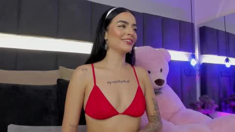 Kendal  online show from February 10, 11:23 pm