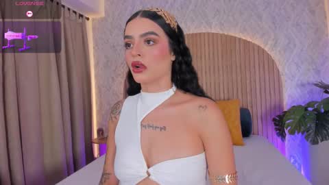 Kendal  online show from October 18, 3:02 pm