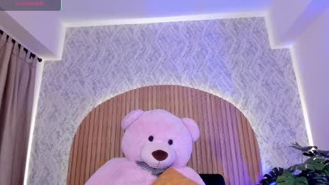 Kendal  online show from November 4, 5:23 pm