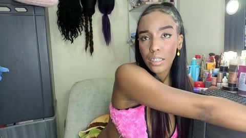 georgiss_ online show from March 13, 1:01 am