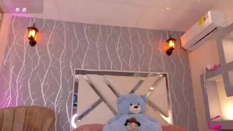    online show from October 23, 12:15 pm