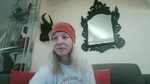 Snapshot of germansweety1 chatting on December 20, 9:49 am germansweety online show from December 20, 9:49 am