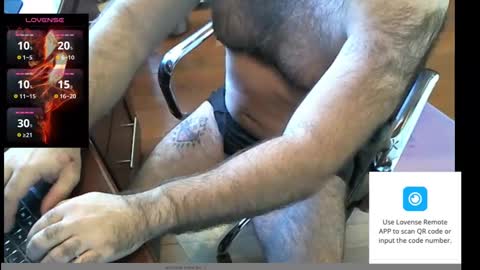 Snapshot of geronimo_431 chatting on December 21, 2:37 pm Daddy Jokes online show from December 21, 2:37 pm