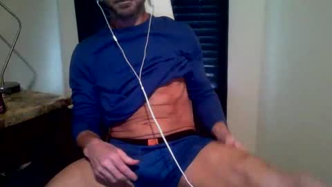 Snapshot of gforze819 chatting on December 6, 7:23 pm ThickcockAthlete online show from December 6, 7:23 pm