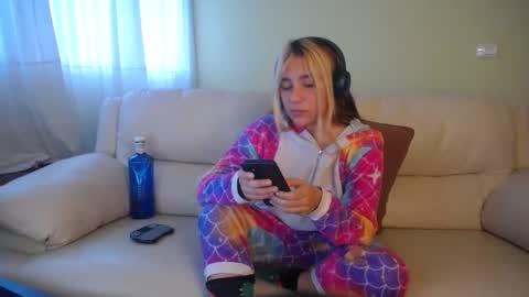 Snapshot of ggemas chatting on December 22, 3:22 pm ggemas online show from December 22, 3:22 pm