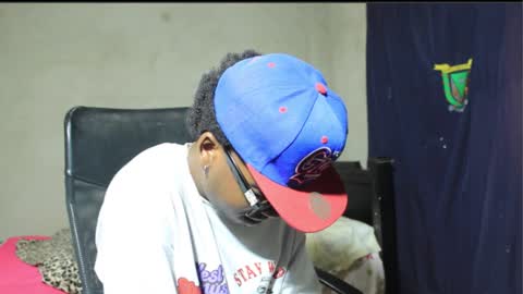 Snapshot of ghettolife2020 chatting on October 29, 2:36 am ghettolife2020 online show from October 29, 2:36 am