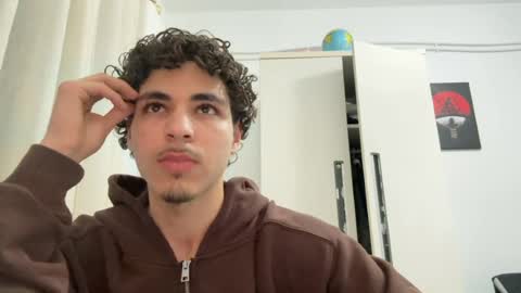 ghilassss online show from March 31, 11:49 pm