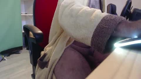 ghostatitude online show from December 1, 8:08 am