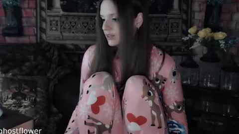 Snapshot of ghostflower chatting on September 19, 11:16 pm ghostflower online show from September 19, 11:16 pm